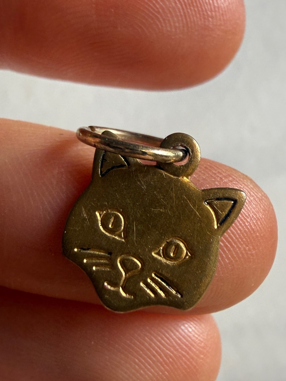 Vintage brass Gold Cat Face Charm Pendant necklace cat lover
